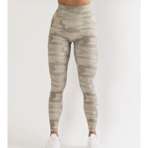 Alphalete leggings new never opened surface pocket leggings